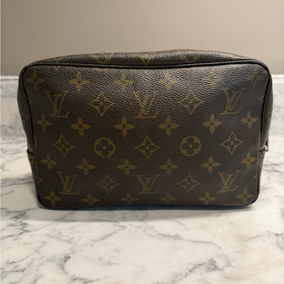 Louis Vuitton Handbags - Vintage 80s Louis Vuitton Brown Monogram Trousse 23 Toiletry Cosmetic Bag